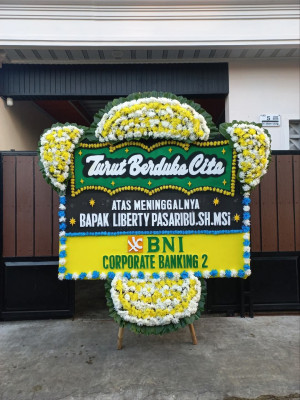 Papan Bunga Duka di Cikelat